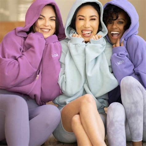 Pop flex active - Thoughtfully innovative workout wear designed by Blogilates® for the girl who takes her style as serious as her sweat. Anti-camel toe leggings (with pockets), running skorts and hoodies that feel like clouds, XS-3X. 